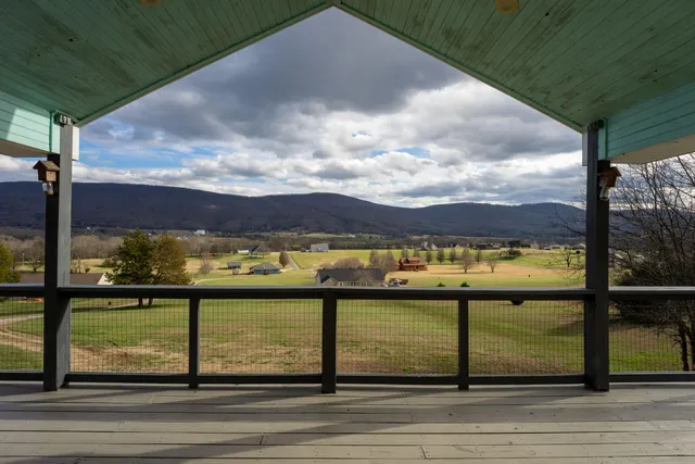 $595,000 | 94 Rivers Edge Road, Dunlap, TN 37327