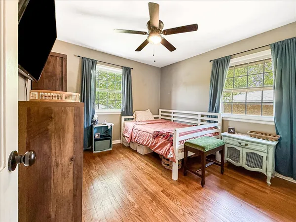$265,000 | 709 East Sunnycrest Drive, Urbana, IL 61801