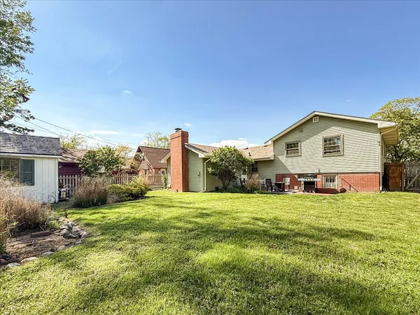 $265,000 | 709 East Sunnycrest Drive, Urbana, IL 61801
