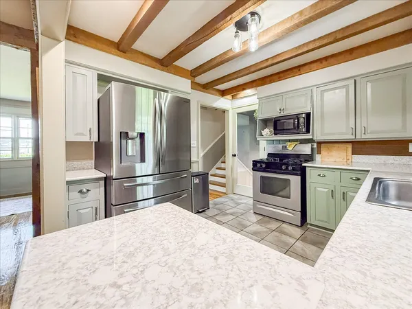 $265,000 | 709 East Sunnycrest Drive, Urbana, IL 61801