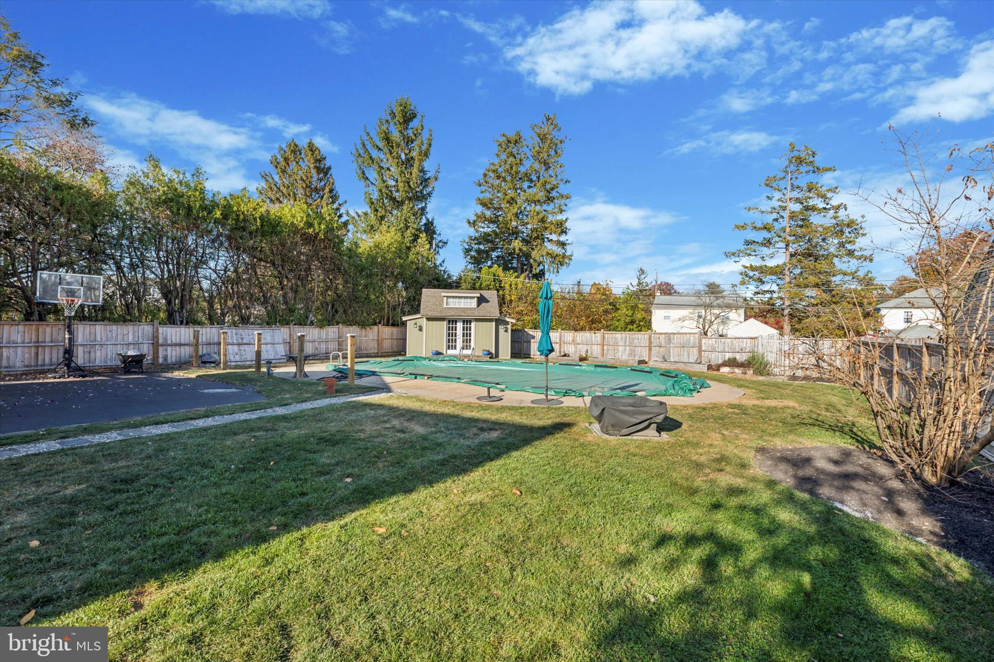 2007 Hilltop Road Flourtown, PA 19031 - Photo 33 of 34 Large yard