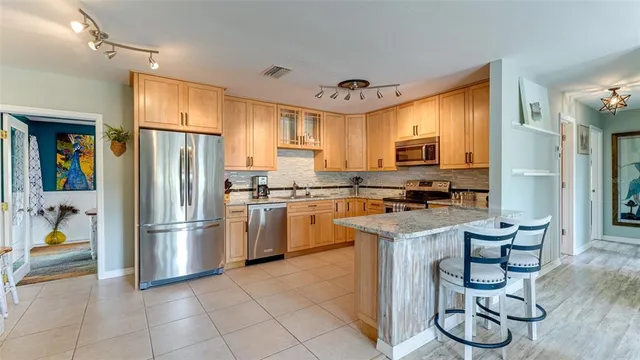 $4,500 | 6904 9th Avenue Northwest, Bradenton, FL 34209