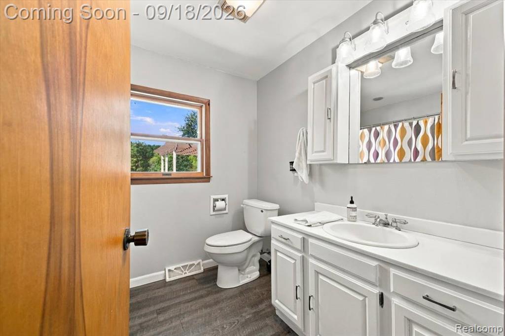11184 Fenton Road Fenton, MI 48430 - Photo 11 of 48 Gallery Image 11