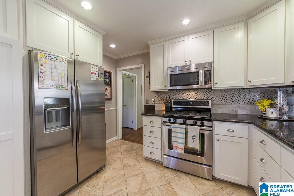3041 Dolly Ridge Drive Birmingham, AL 35243 - Photo 18 of 34