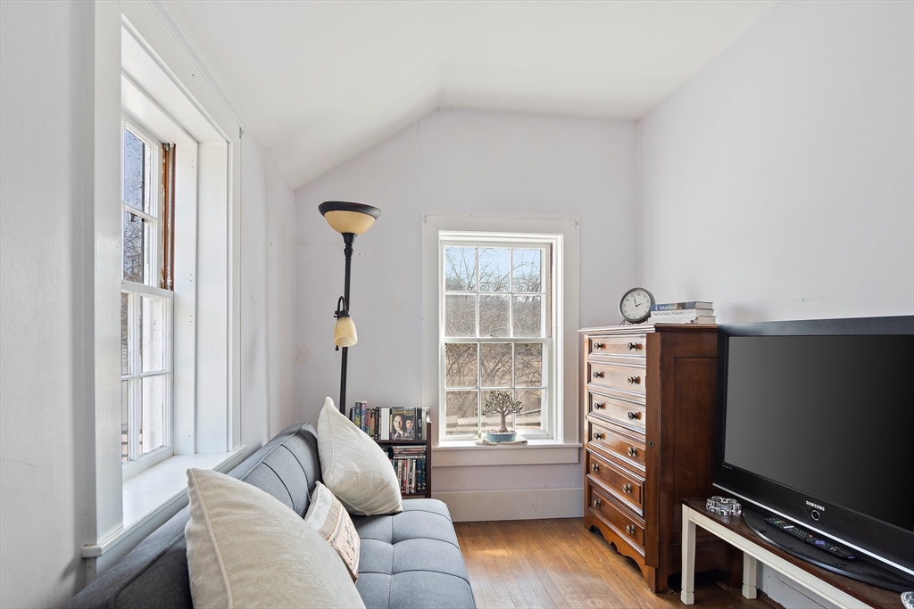 240 Dudley Road Bedford, MA 01730 - Photo 18 of 42 Gallery Image 18