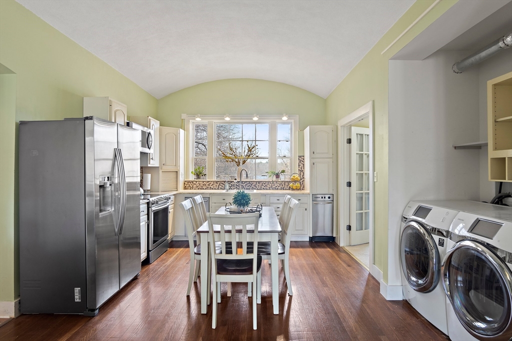 240 Dudley Road Bedford, MA 01730 - Photo 21 of 42 Gallery Image 21
