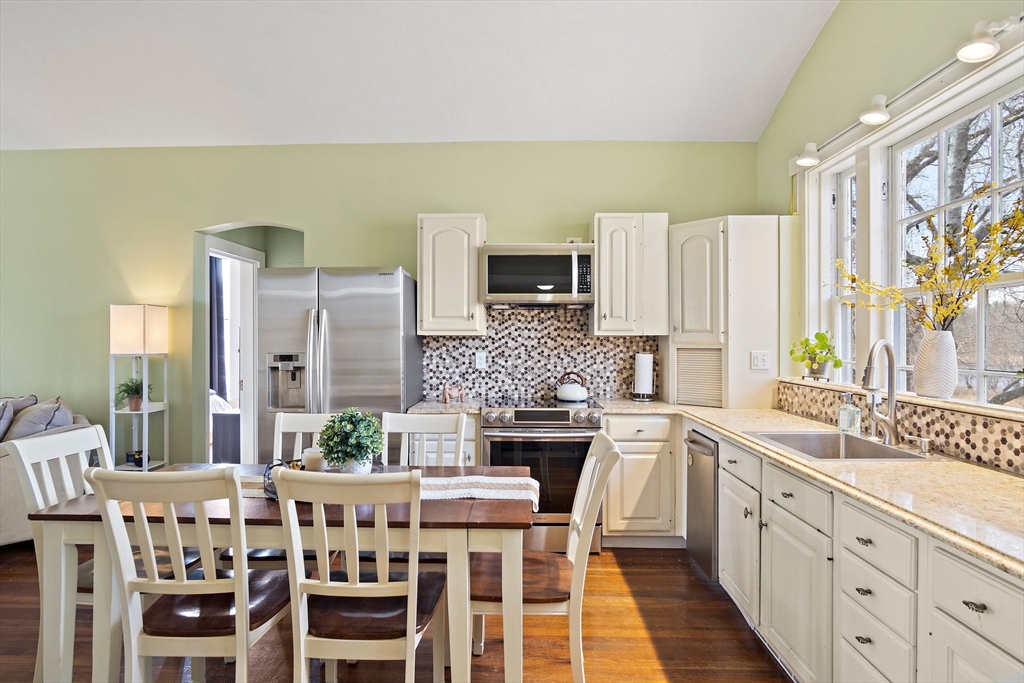 240 Dudley Road Bedford, MA 01730 - Photo 24 of 42 Gallery Image 24