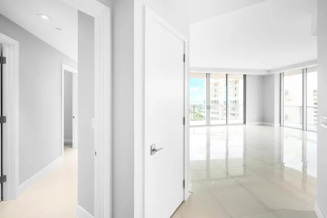 $2,055,000 | 3100 North Ocean Drive, Unit H1508, Singer Island, FL 33404
