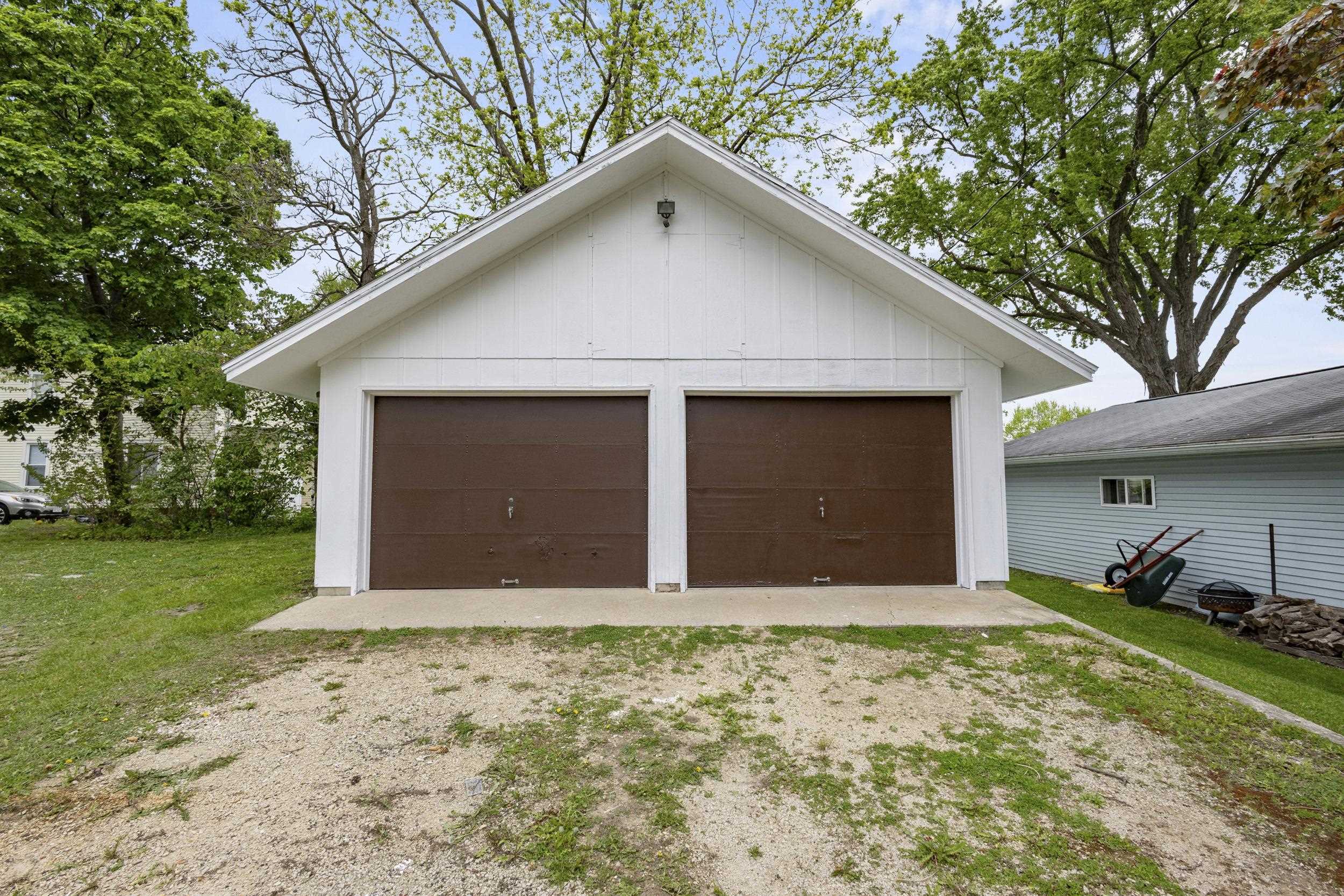 617 Newbury Street Ripon, WI 54971 - Photo 6 of 40