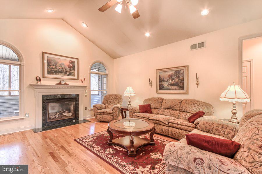 668 Woodburne Road Lewisberry, PA 17339 - Photo 3 of 25 Gallery Image 3