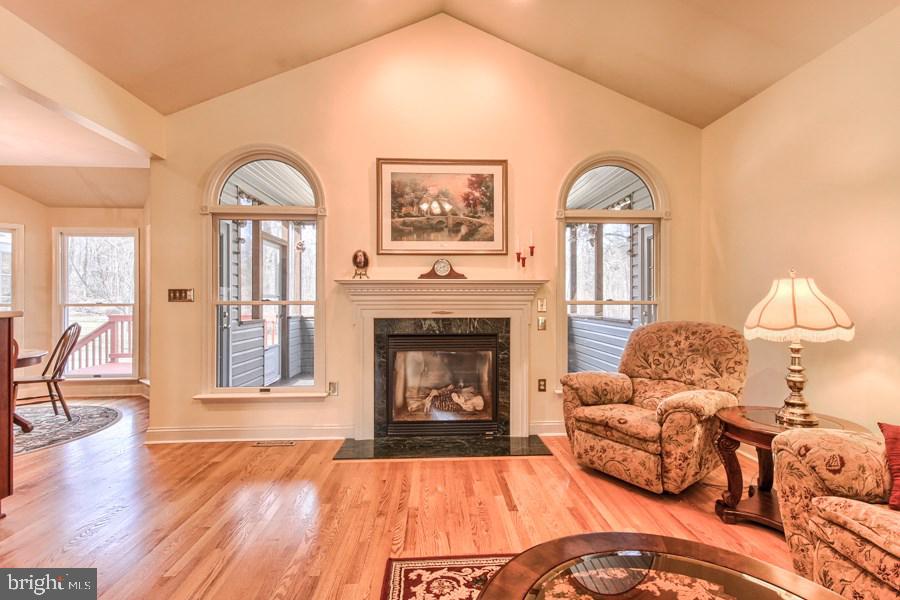 668 Woodburne Road Lewisberry, PA 17339 - Photo 4 of 25 Gallery Image 4