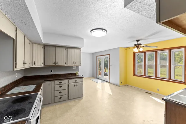 $575,000 | 151 West County Road 575 North, Shelburn, IN 47879