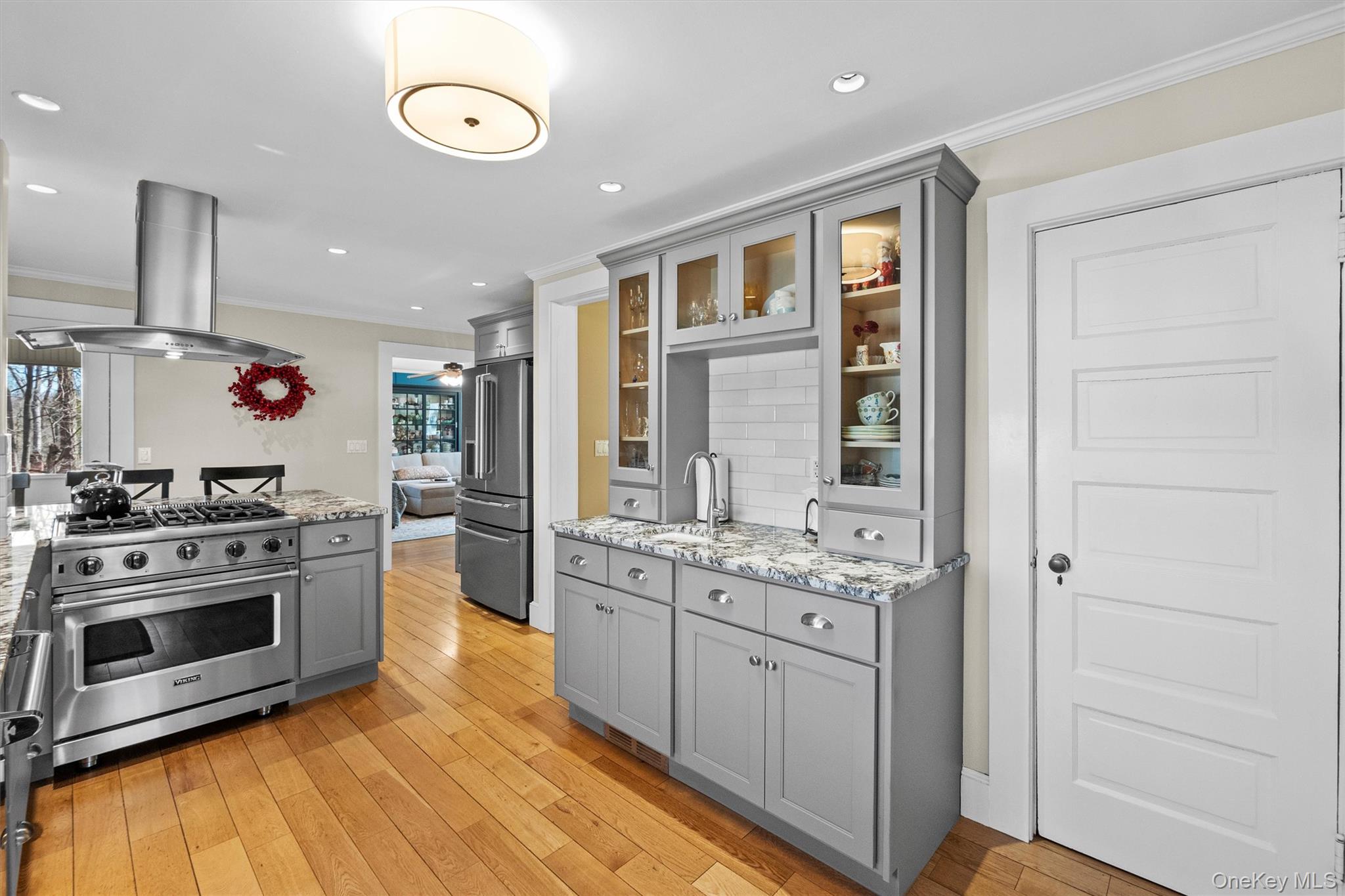 76 Smith Hill Road Monsey, NY 10952 - Photo 17 of 50 a kitchen with a stove oven and a refrigerator