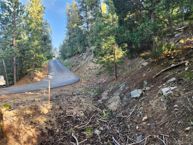 a view of a big yard of a building