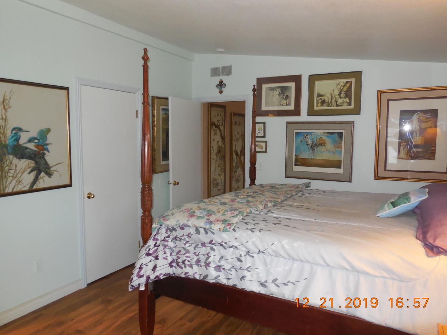 6067 Sheep Ranch Road Murphys, CA 95247 - Photo 27 of 44 a bedroom with a bed and a dresser