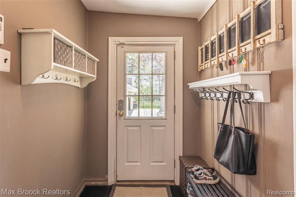 18277 Beverly Road Beverly Hills, MI 48025 - Photo 15 of 44