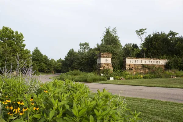 $195,000 | 1320 East Flint Hills National Parkway, Andover, KS 67002