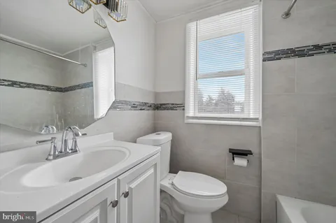 $280,000 | 2201 Windsor Avenue, Drexel Hill, PA 19026