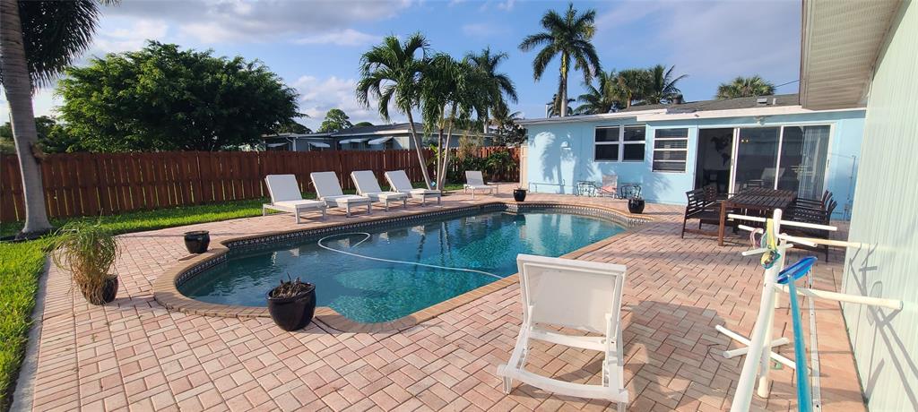 321 Mid Pines Road Palm Springs, FL 33461 - Photo 13 of 22