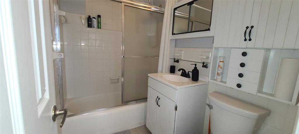 321 Mid Pines Road Palm Springs, FL 33461 - Photo 16 of 22