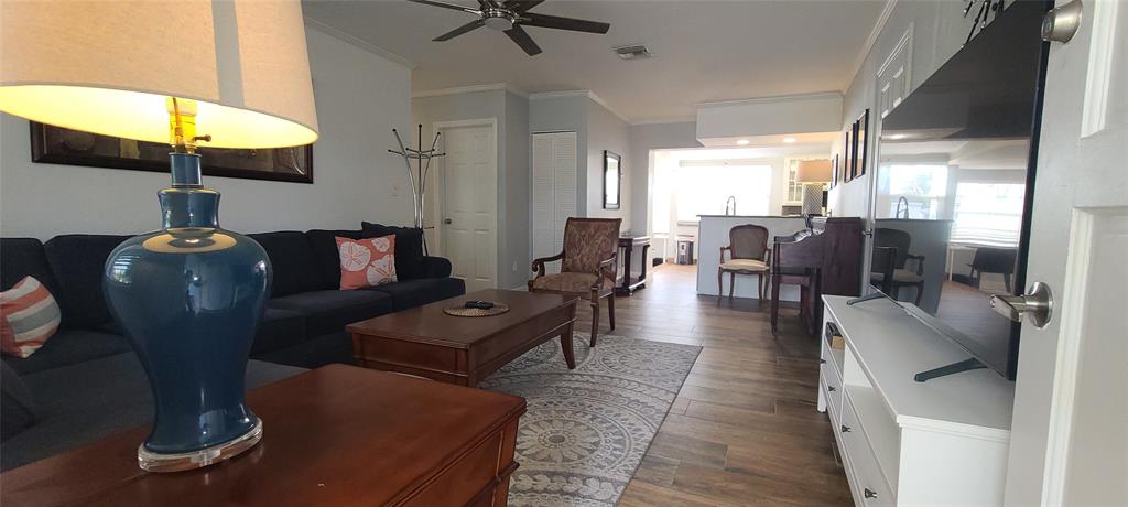 321 Mid Pines Road Palm Springs, FL 33461 - Photo 3 of 22