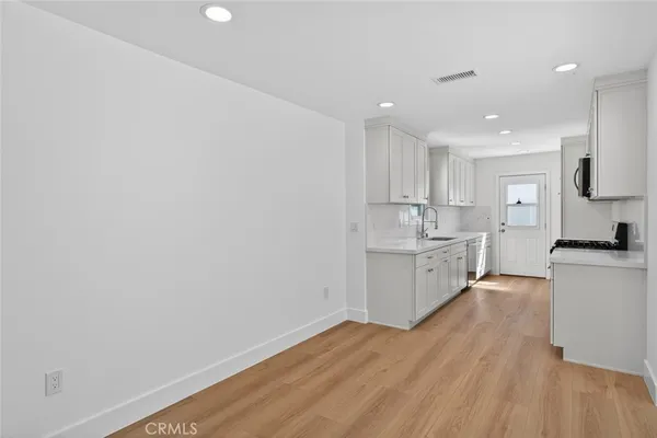 $1,249,000 | 155 Pasadena Avenue, Tustin, CA 92780