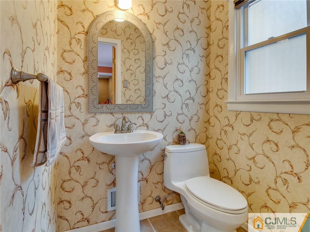 1354 Carlisle Road North Brunswick, NJ 08902 - Photo 11 of 18 Gallery Image 11