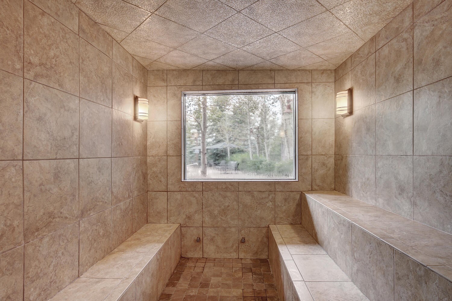 135 Dercum Drive, Unit 8563 Keystone, CO 80435 - Photo 24 of 35 a bathroom with a bathtub and shower