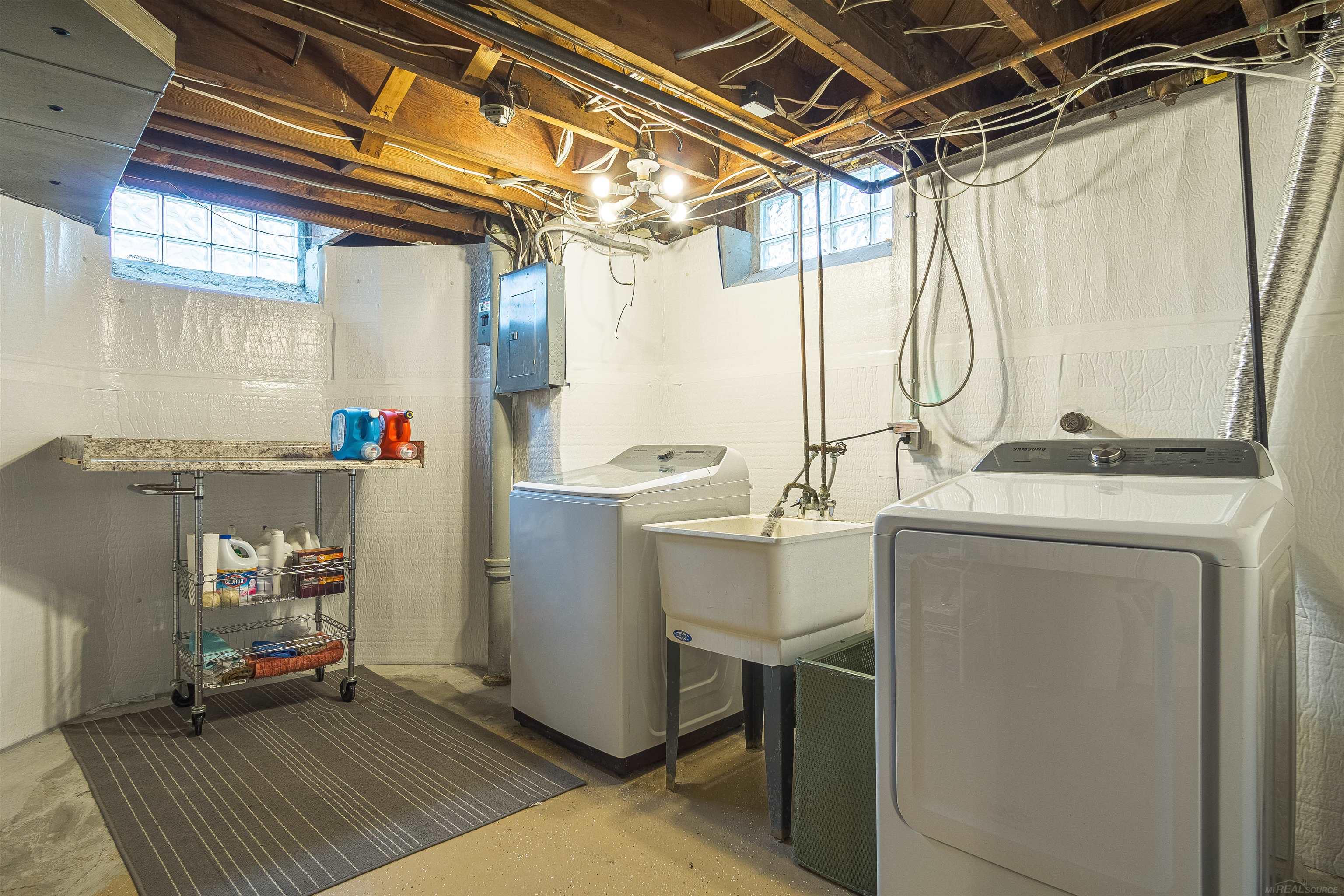 1644 Severn Road Grosse Pointe Woods, MI 48236 - Photo 41 of 45