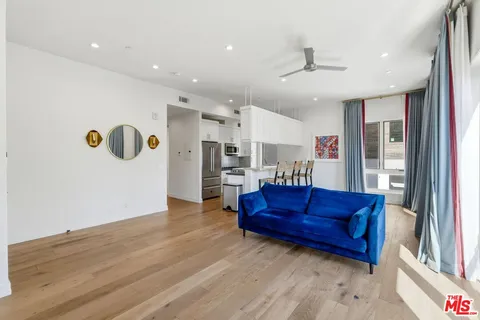 $7,500 | 1041 North Spaulding Avenue, Unit 203, Los Angeles, CA 90046