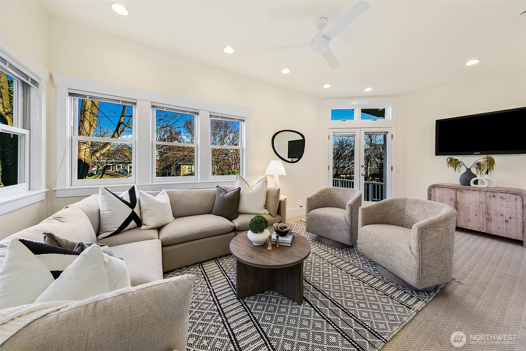 1522 3rd Avenue West Seattle, WA 98119 - Photo 13 of 40