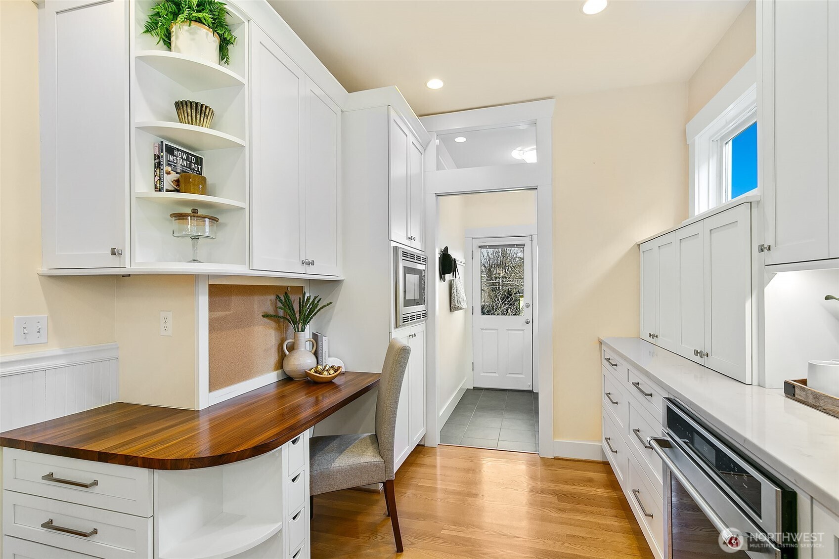 1522 3rd Avenue West Seattle, WA 98119 - Photo 8 of 40