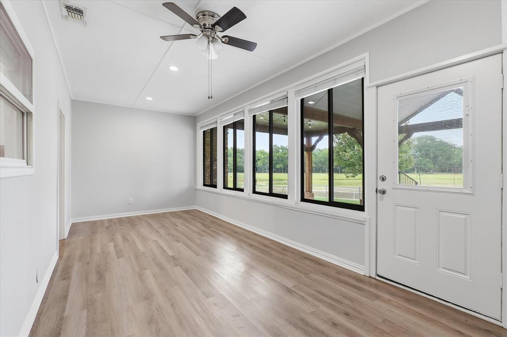 6490 Rector Road Sanger, TX 76266 - Photo 9 of 40
