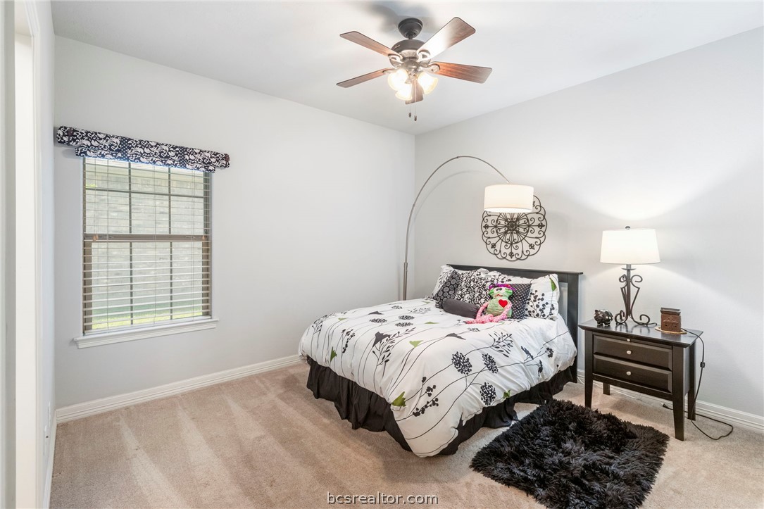 318 Cecelia Loop College Station, TX 77845 - Photo 12 of 38