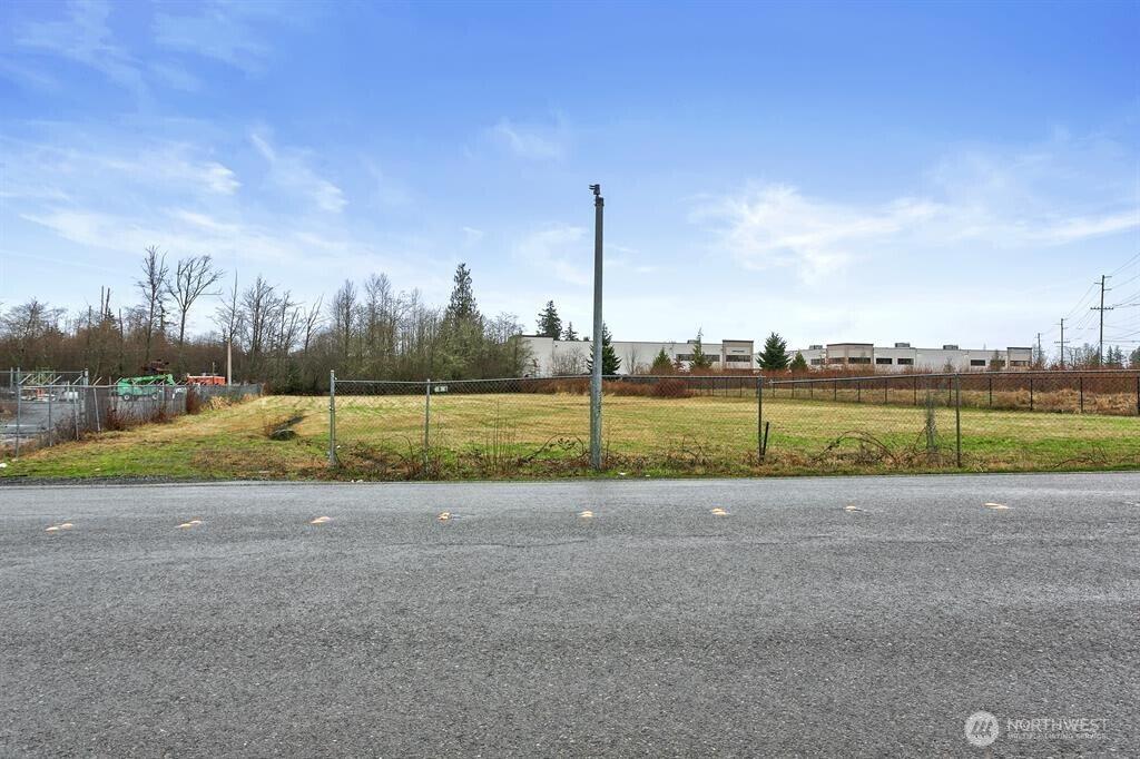 2826 Center Road Everett, WA 98204 - Photo 5 of 5 a view of a park