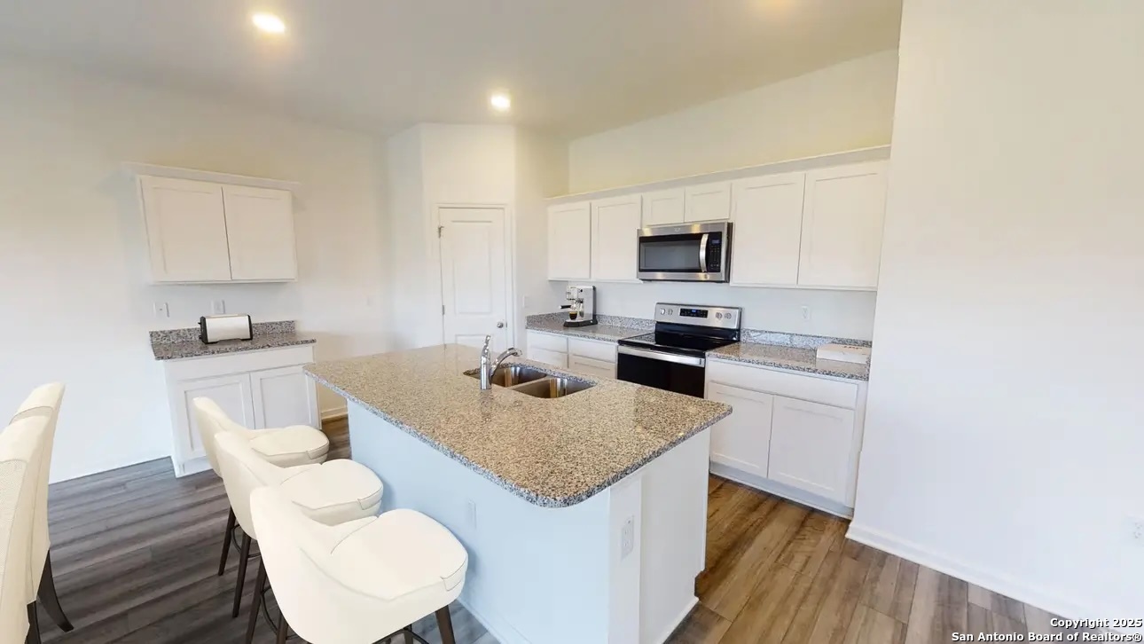 129 Dionicio Loop Seguin, TX 78155 - Photo 4 of 9
