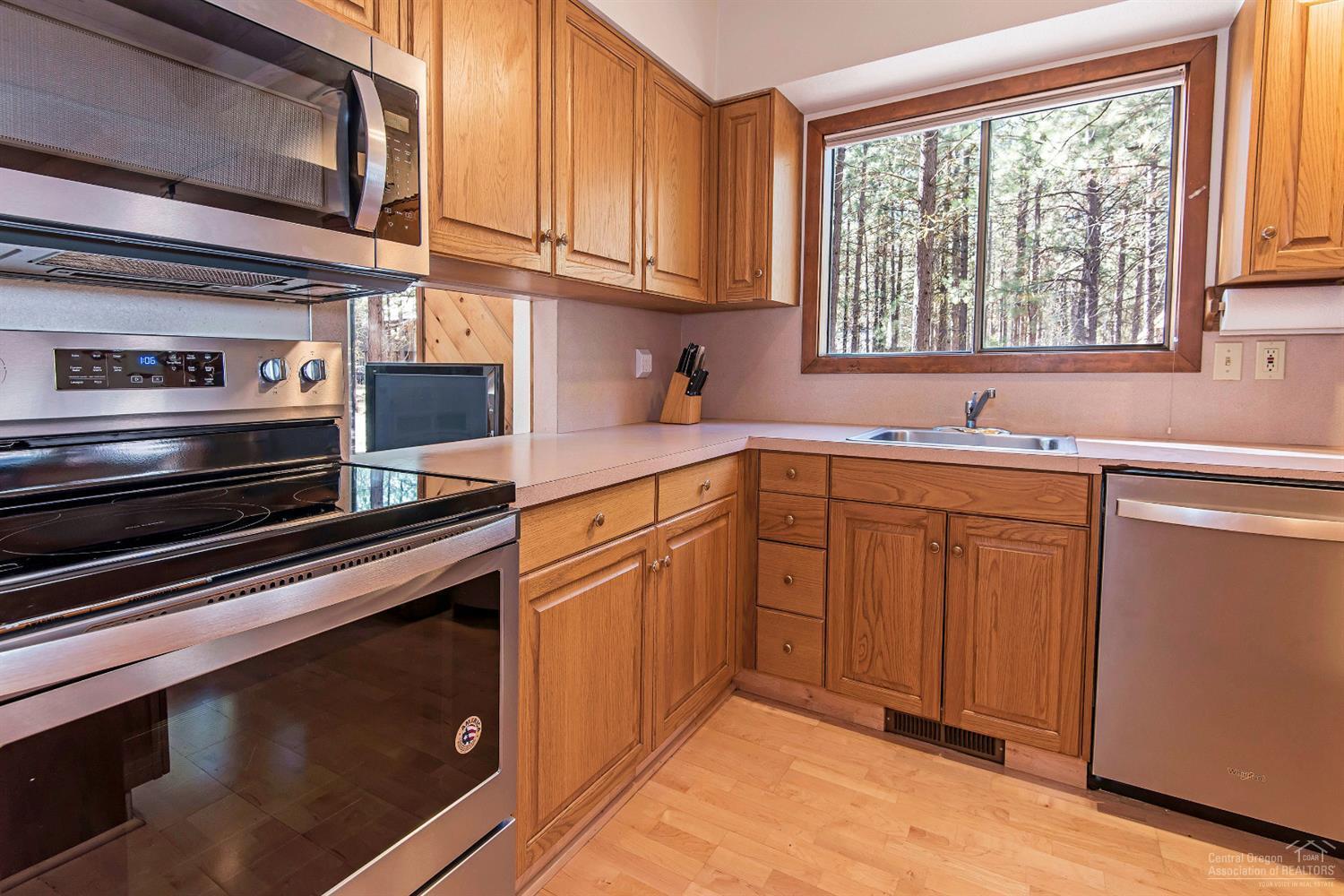 70689 Pasque Flower, Unit SM82 Black Butte Ranch, OR 97759 - Photo 5 of 23 Gallery Image 5