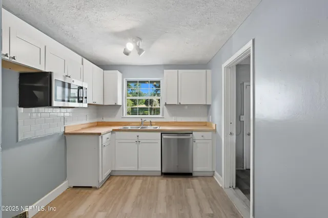 $179,900 | 9050 Castle Boulevard, Jacksonville, FL 32208