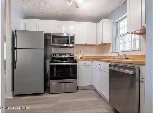 $179,900 | 9050 Castle Boulevard, Jacksonville, FL 32208