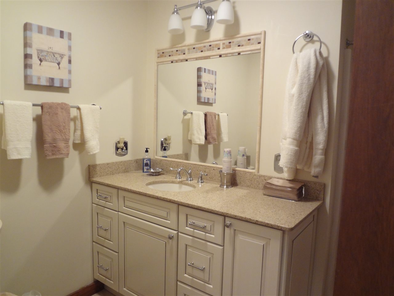 297 Vermont Rte 100, Unit A West Dover, VT 05356 - Photo 10 of 23 Gallery Image 10