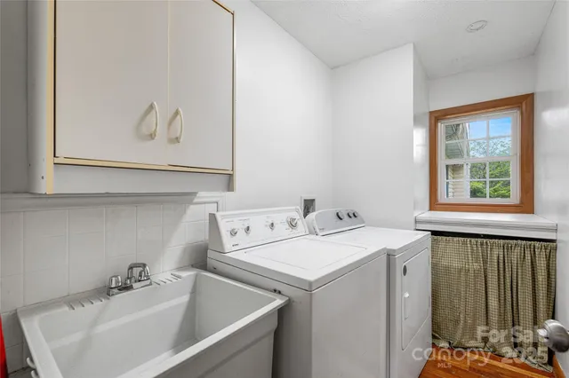 $495,000 | 318 Sandy Way, Burnsville, NC 28714