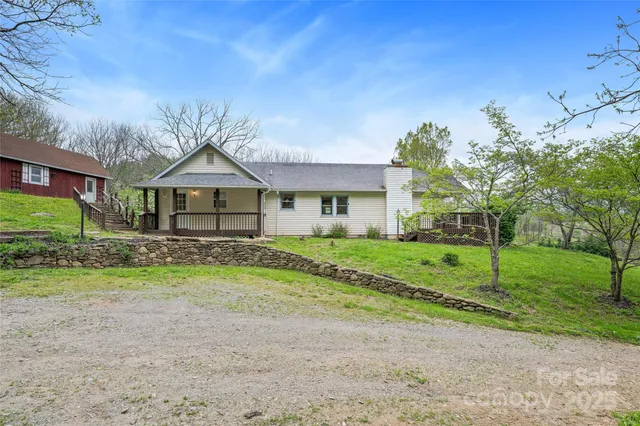 $495,000 | 318 Sandy Way, Burnsville, NC 28714