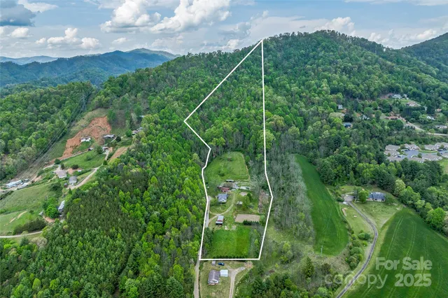 $495,000 | 318 Sandy Way, Burnsville, NC 28714