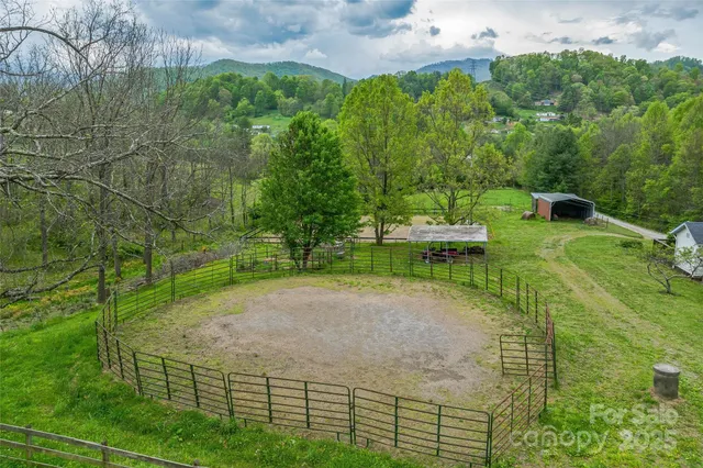 $495,000 | 318 Sandy Way, Burnsville, NC 28714