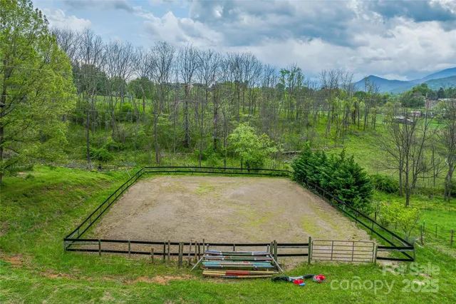 $495,000 | 318 Sandy Way, Burnsville, NC 28714