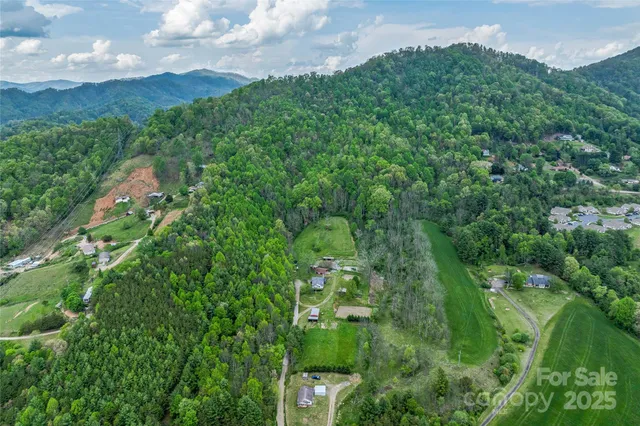 $495,000 | 318 Sandy Way, Burnsville, NC 28714