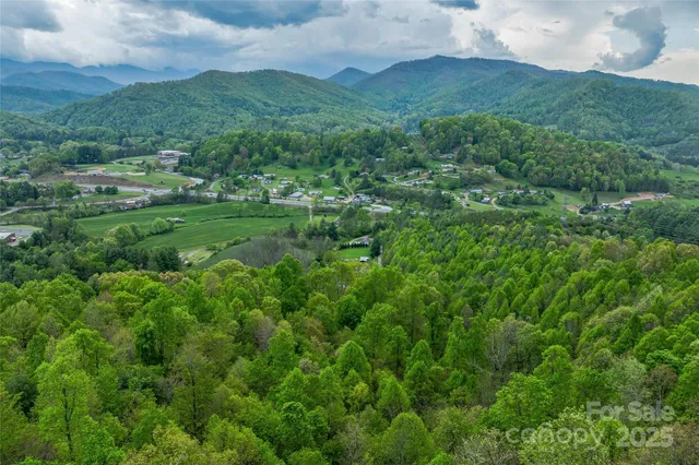 $495,000 | 318 Sandy Way, Burnsville, NC 28714