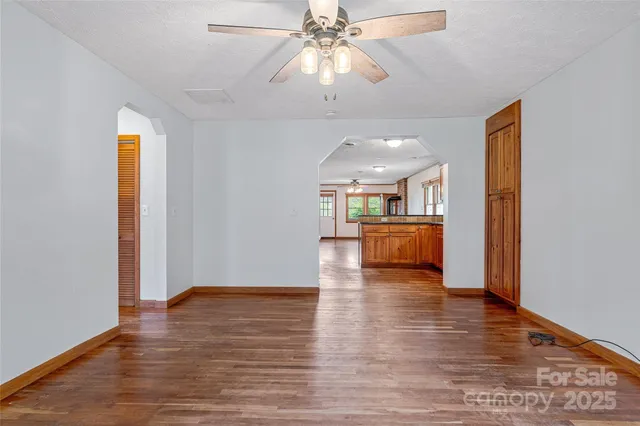 $495,000 | 318 Sandy Way, Burnsville, NC 28714