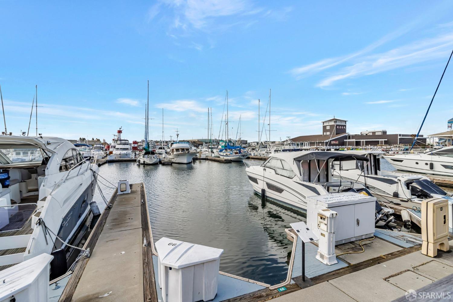 200 2nd Street, Unit 408 Oakland, CA 94607 - Photo 29 of 29 a view of a chairs and table on the terrace