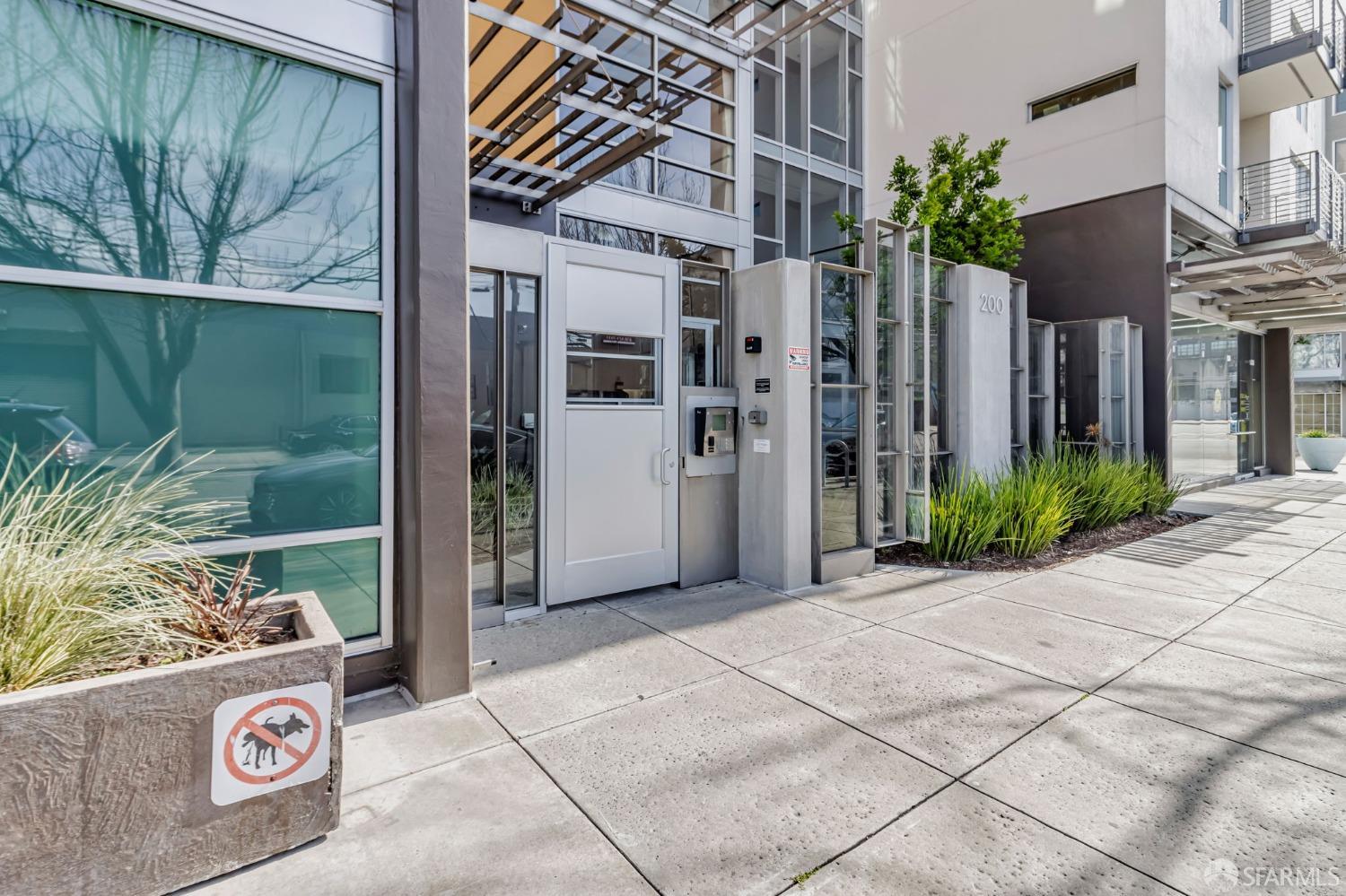 200 2nd Street, Unit 408 Oakland, CA 94607 - Photo 5 of 29 a view of house with outdoor space
